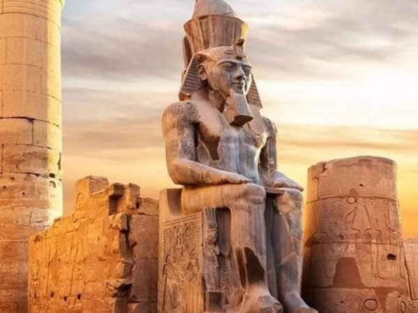 Luxor deluxe tour by bus from Hurghada